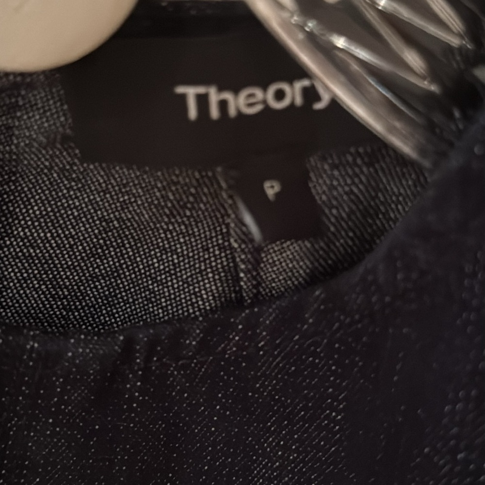 Theory Kalsing D Peplum Top Sz P (00-0) - Picture 7 of 8